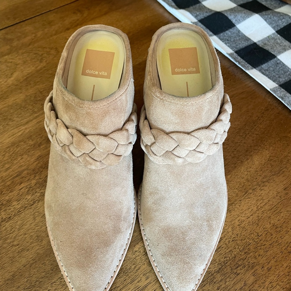 Dolce Vita Women's Tan Suede Mules - Picture 3 of 9
